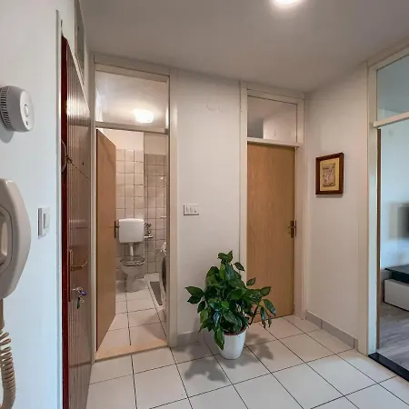 Appartement Large Felicita Near Center