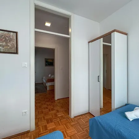 Appartement Large Felicita Near Center